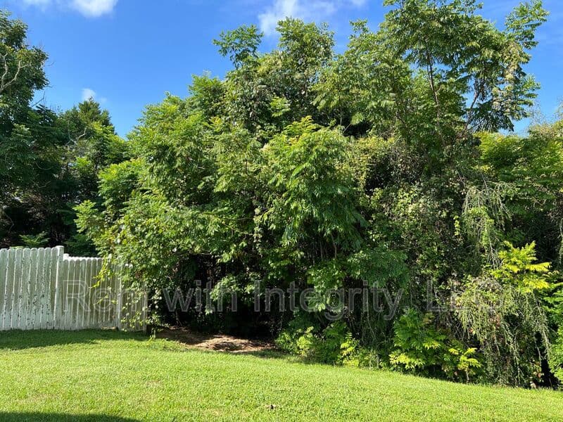 Tallahassee House: 1060 Kingdom Drive