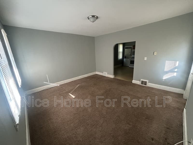 Riverside Condo: 143 Lafayette St