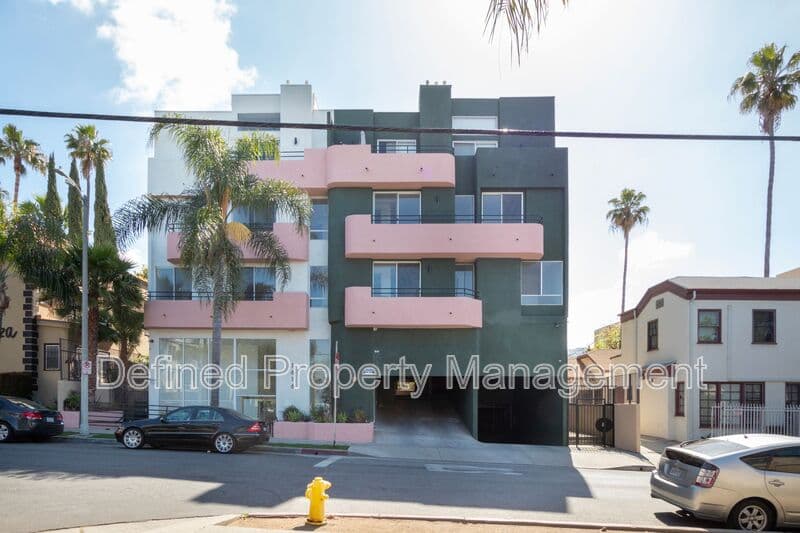 Los Angeles Condo: 1616 N Serrano Ave