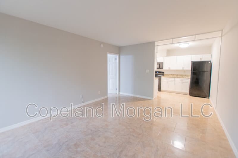 St. Petersburg House: 5372 4th Street North