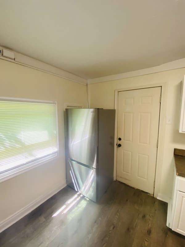 York House: 144 West Jackson Street - D