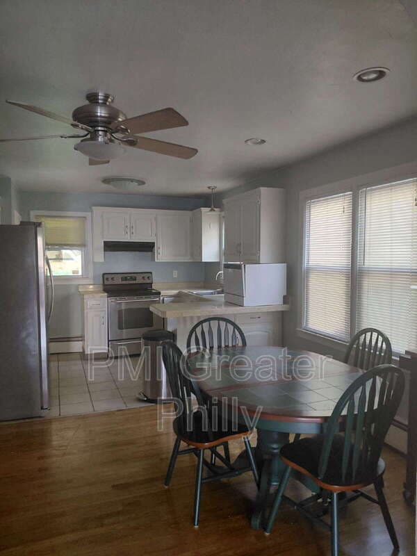 Bristol Townhome: 687 Mansion St