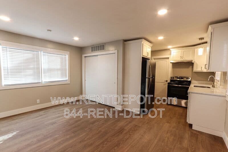 Evansville House: 1330 SE 2nd ST