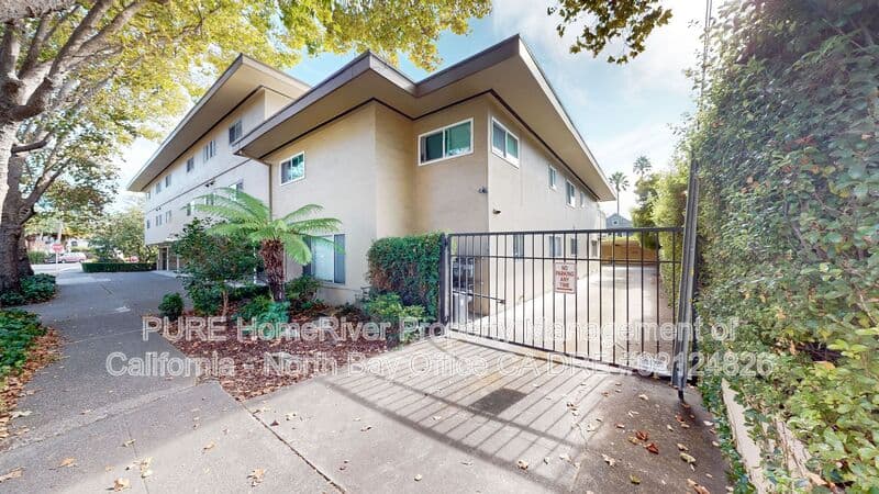 San Rafael House: 1135 Grand Avenue