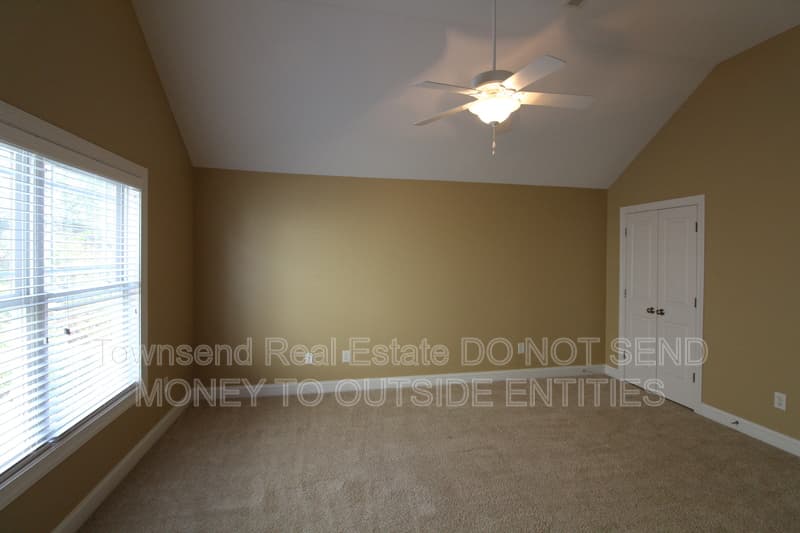 Fayetteville House: 2210 Westdale Dr