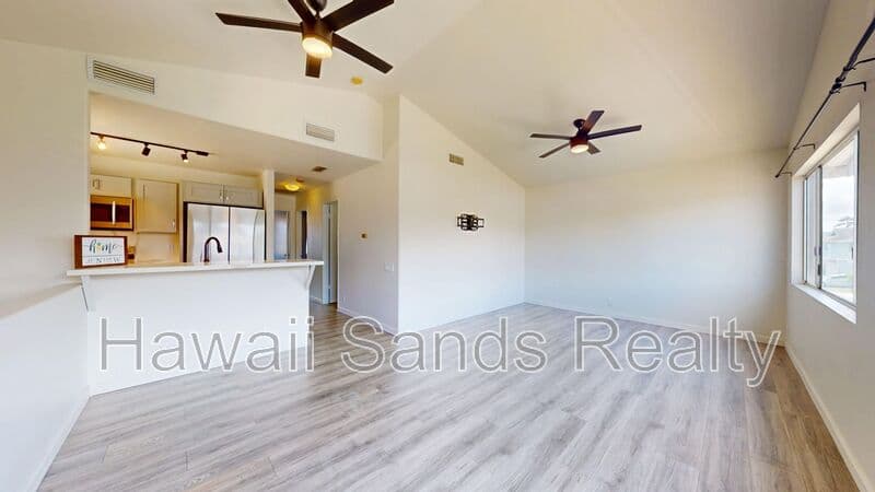 Ewa Beach House: 91-204 Kuina Pl