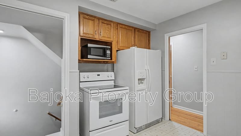 Lincoln Park House: 2957 Fort Park Boulevard