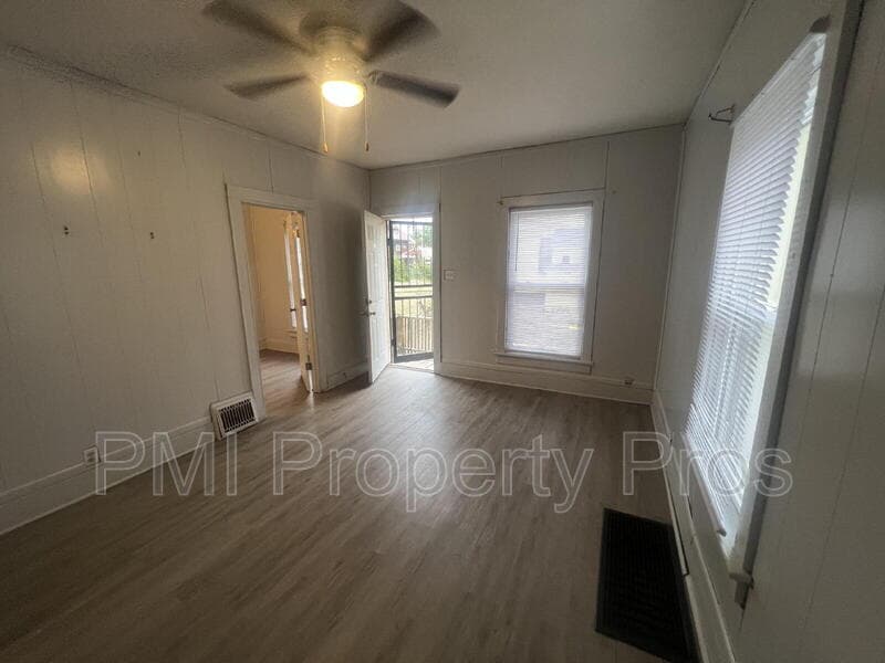 Milwaukee Condo: 2439A N Dr William Finlayson
