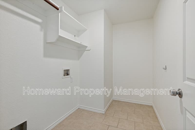 Haslet House: 900 San Felipe Trail