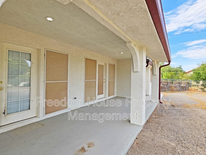 Pahrump House: 2060 River Plate Drive