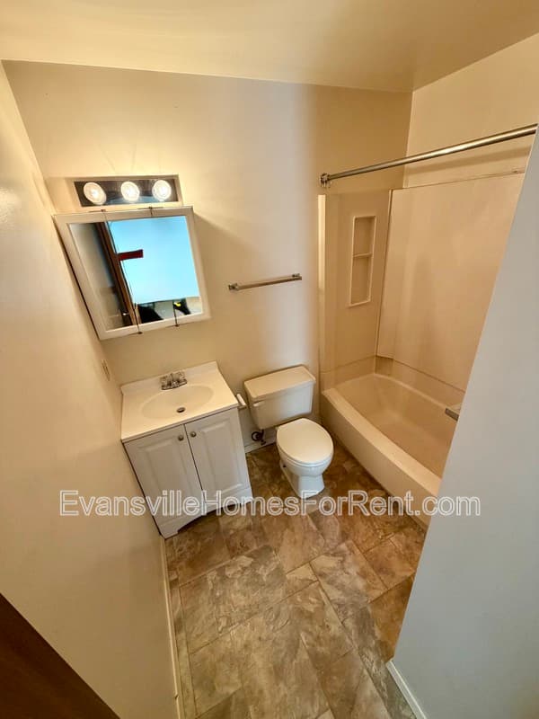 Evansville Condo: 437 South Bosse Avenue