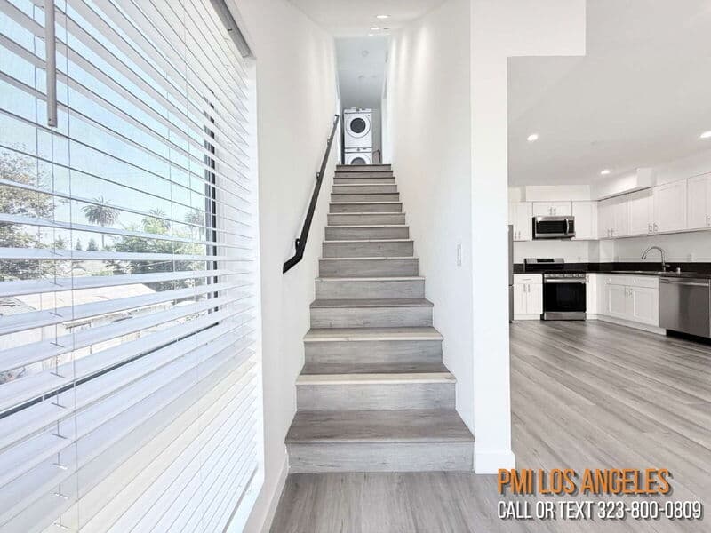 Los Angeles Condo: 1258 Leighton Avenue
