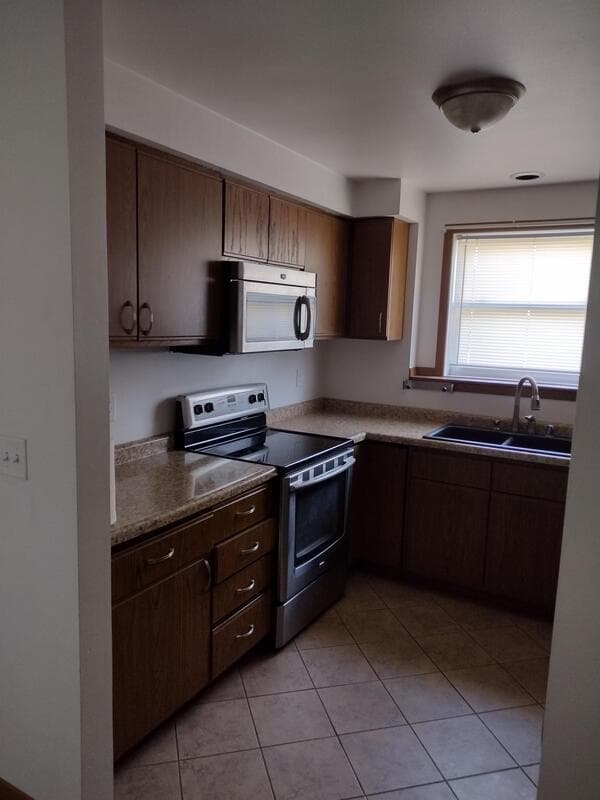 Oshkosh Condo: 1103 Arthur Avenue