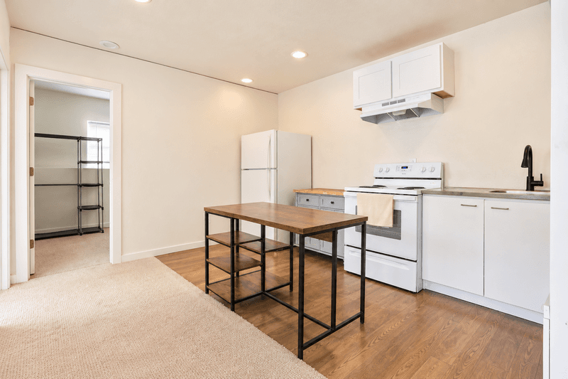 Aurora House: 4264 South Halifax Way