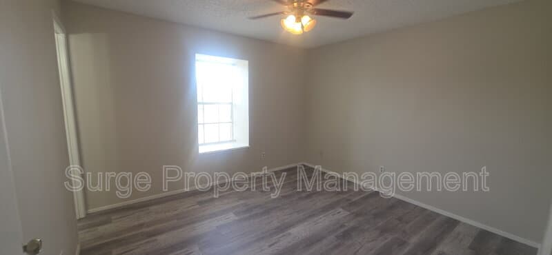 Benbrook Condo: 237 Vista Way