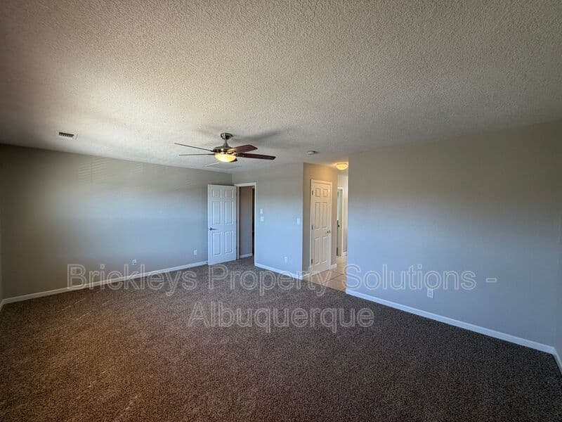 Rio Rancho House: 418 Paseo Roja Pl NE