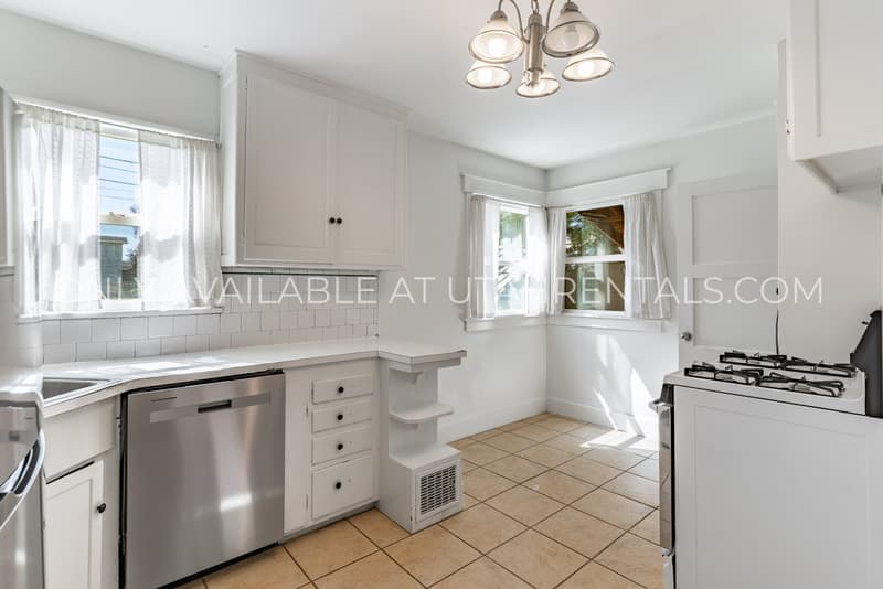 Provo House: 1278 E 520 S