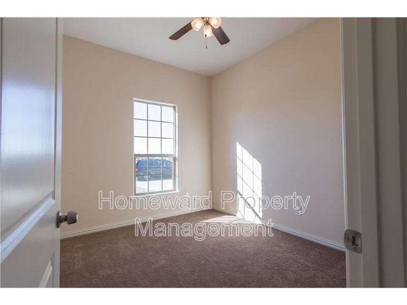 Irving House: 4004 Hanaa Court