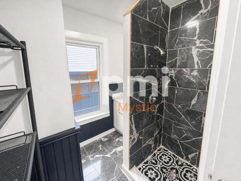 Meriden Condo: 135 Willow Street