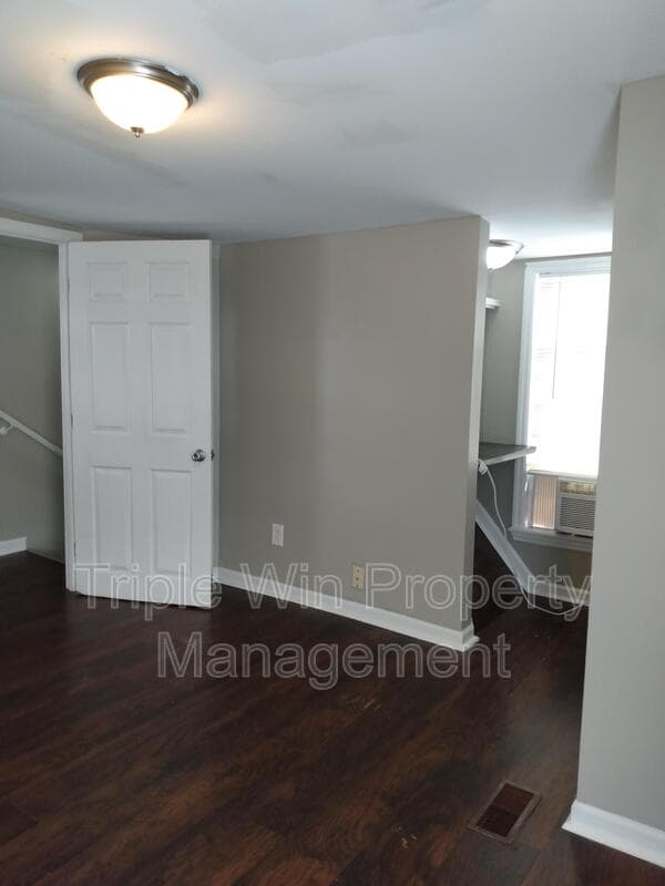 St. Louis House: 236 Wachtel Ave