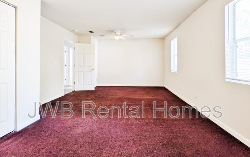 Jacksonville House: 5363 Tequesta Ct