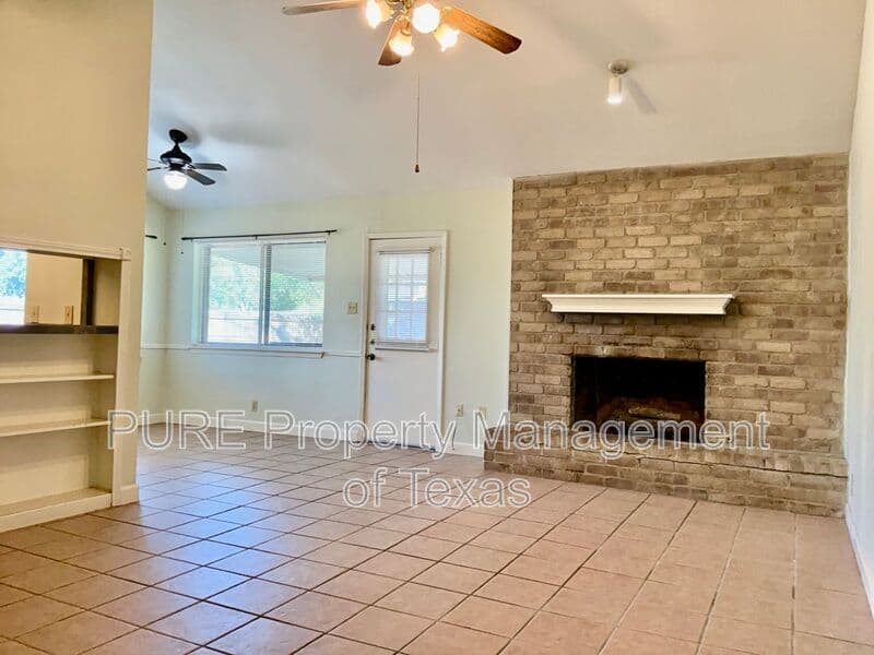 Georgetown House: 408 E Central