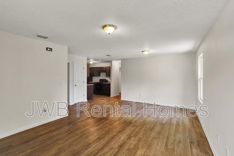 Jacksonville House: 7952 Dekle Ave
