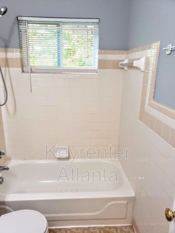 Decatur Condo: 1596 Line Circle