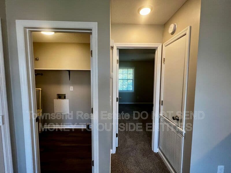 Fayetteville House: 1425D Ireland Dr