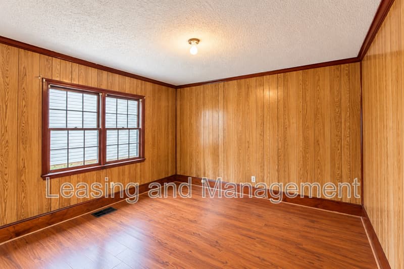 Charleston Condo: 211 W Poplar Street