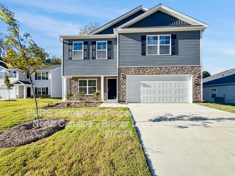 Winston Salem House: 4704 Mount Hope Dr
