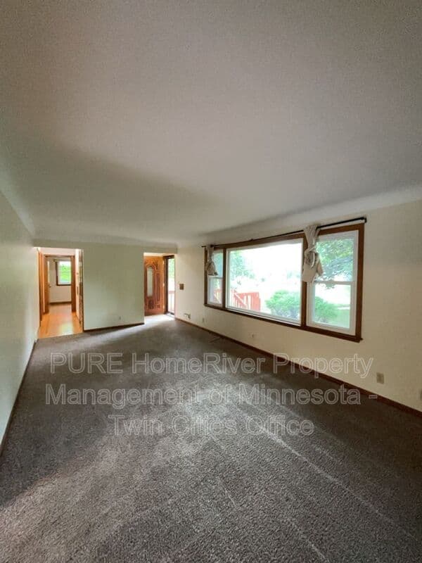 Bloomington House: 9306 Blaisdell Ave S