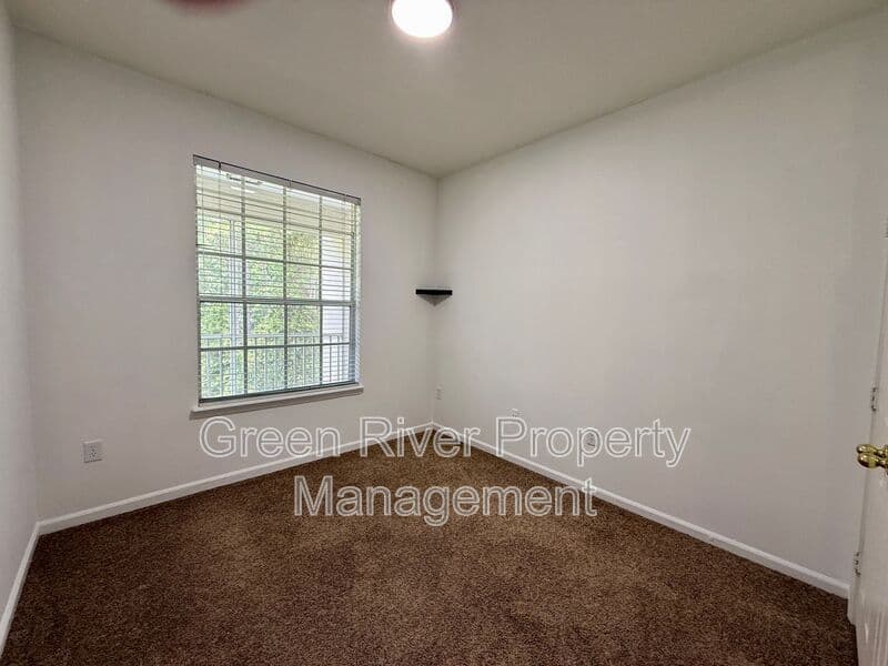 Jacksonville House: 10550 Baymeadows Road