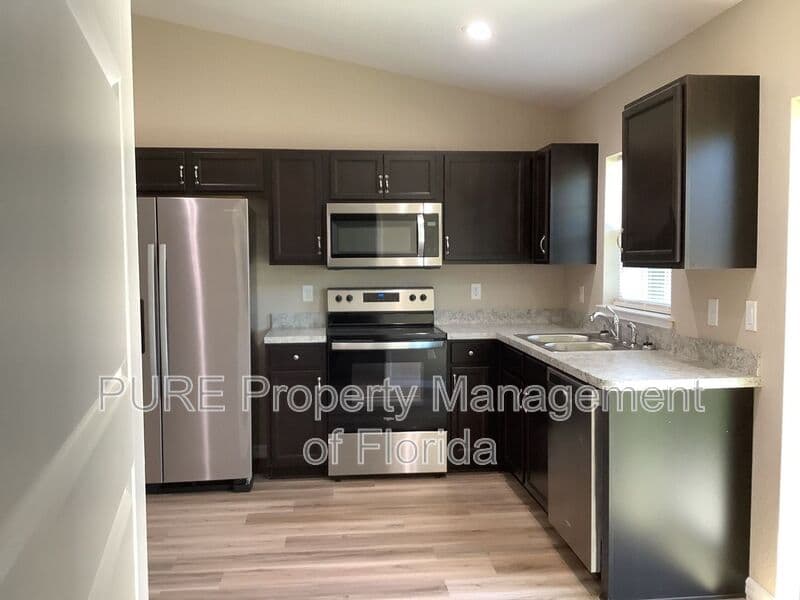 Ocala House: 2945 SW 148 Court