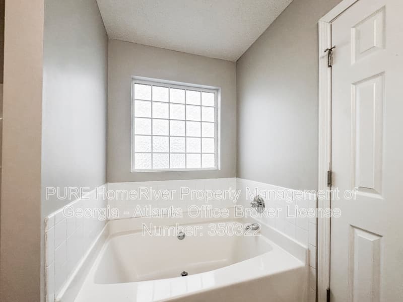 Villa Rica House: 5021 Serenity Point Ln