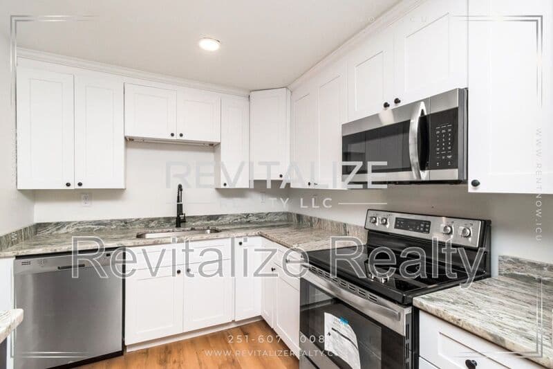Mobile House: 2365 Sybel Drive