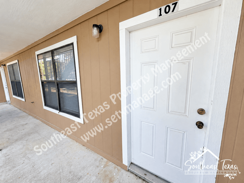 Kirbyville House: 1410 South Elizabeth Avenue