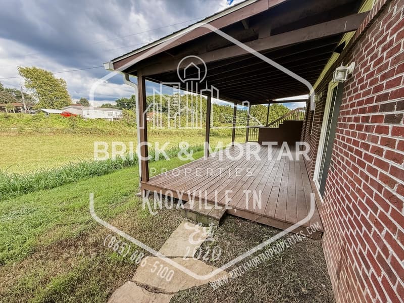 Maryville House: 1731 Lively Road