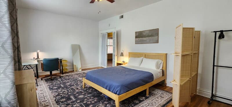 St. Louis Condo: 6009 Kingsbury Avenue