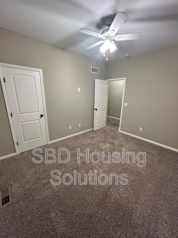 Blue Springs House: 8901 SW 8th St