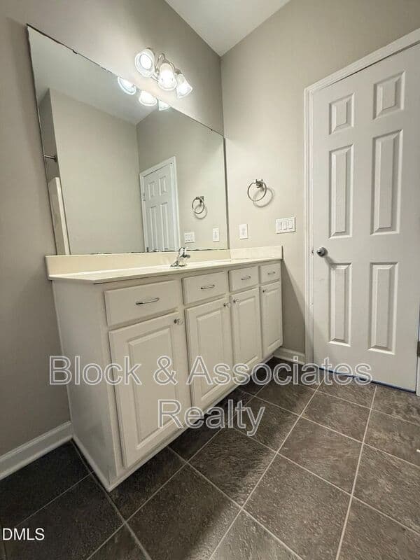 Wake Forest House: 163 Deacon Ridge St