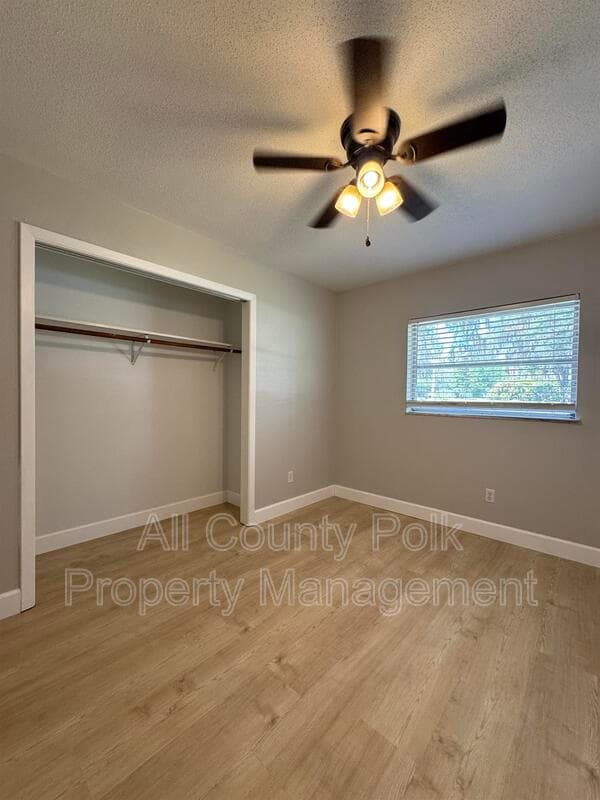 Bartow House: 2255 E Helen Cir