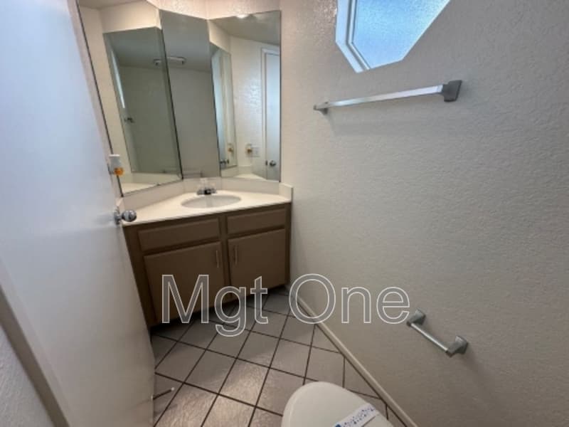 Mission Viejo House: 27721 Berwick