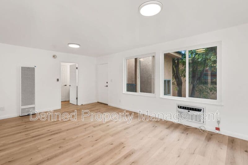 Los Angeles Condo: 1823 S. St Andrews Place