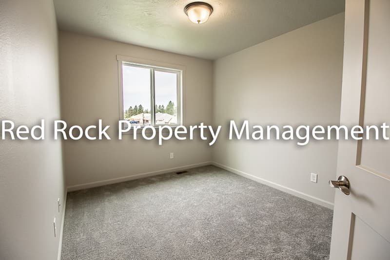 Spokane Valley Condo: 2009 North Flora Road