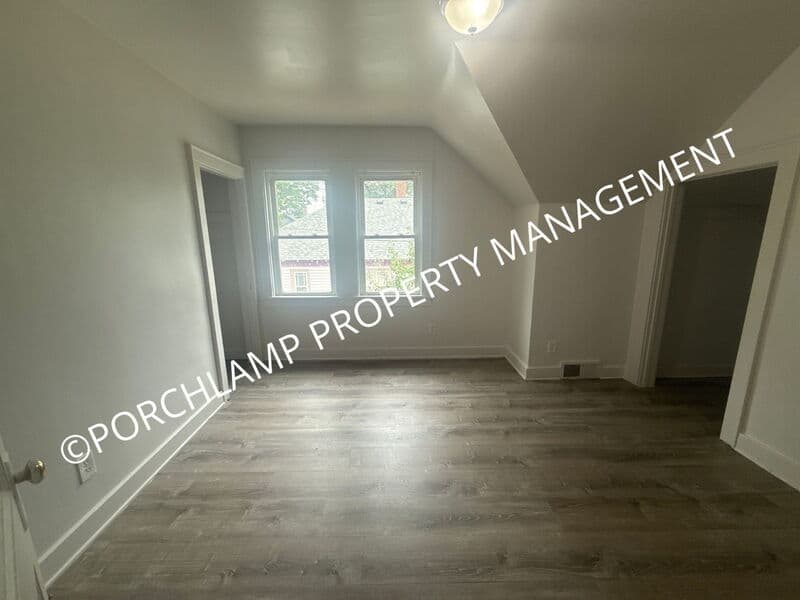 Muskegon Condo: 216 West Grand Avenue