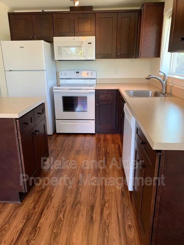 Portland House: 8211 N Montana Ave