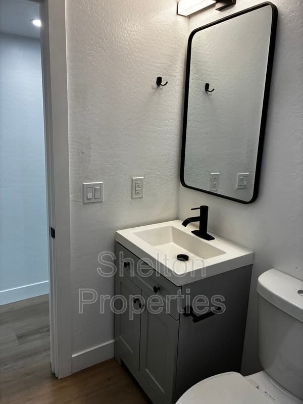 Phoenix House: 614 N 10th Ave Unit A