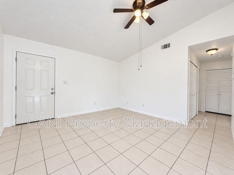 Orlando Condo: 3276 Split Willow Drive