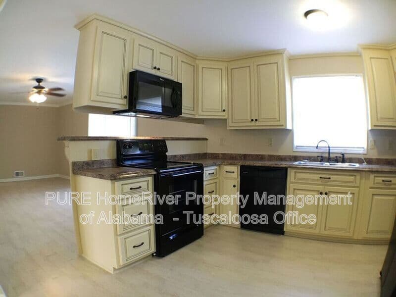 Tuscaloosa House: 151 Lenora Drive